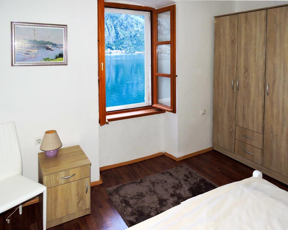 Ribica Apartments Kotor Bagian luar foto