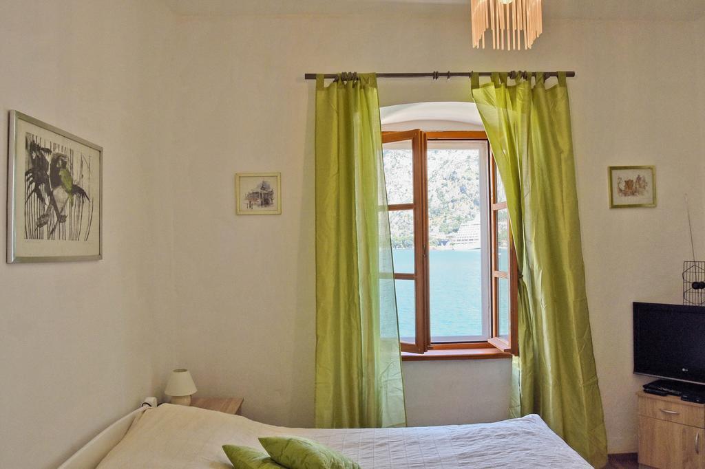 Ribica Apartments Kotor Bagian luar foto