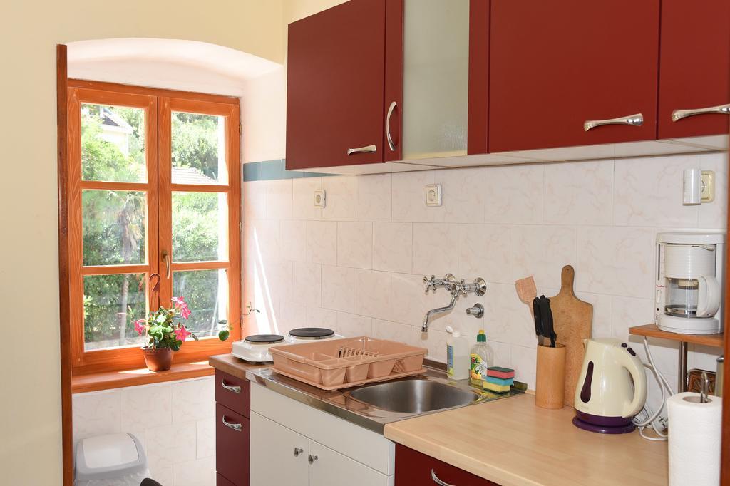 Ribica Apartments Kotor Bagian luar foto